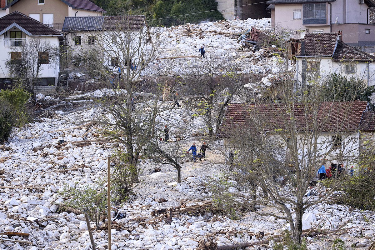 Tri inspektora i vlasnik firme osumnjičeni za katastrofu u Donjoj Jablanici